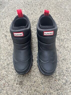 Hunter Black Ankle Rain Boots with Red Pull Tab